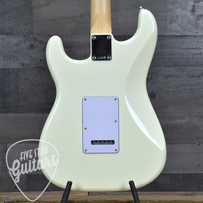 Fender Standard Stratocaster Maple Fingerboard - Olympic White