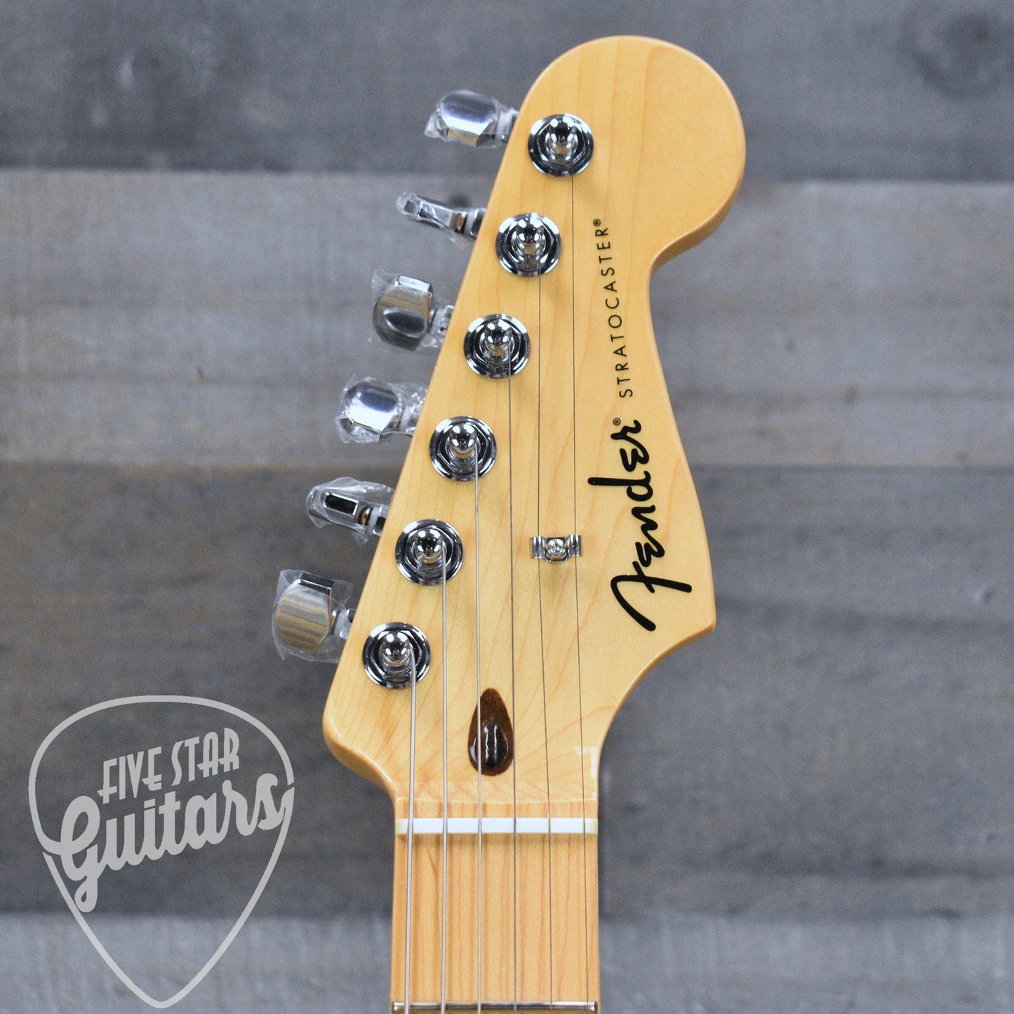 Fender Standard Stratocaster Maple Fingerboard - Olympic White