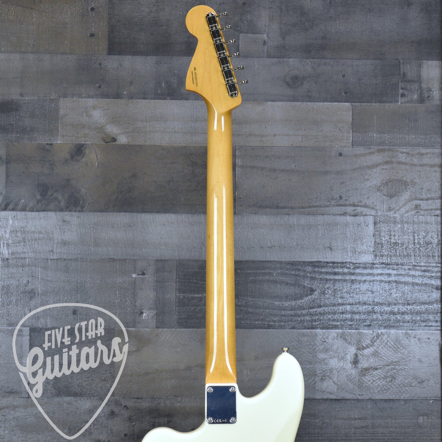 Fender Vintera  III Early 60s Bass VI - Olympic White with Gigbag