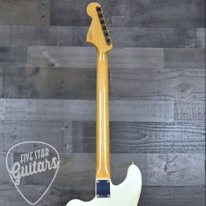 Fender Vintera  III Early 60s Bass VI - Olympic White with Gigbag