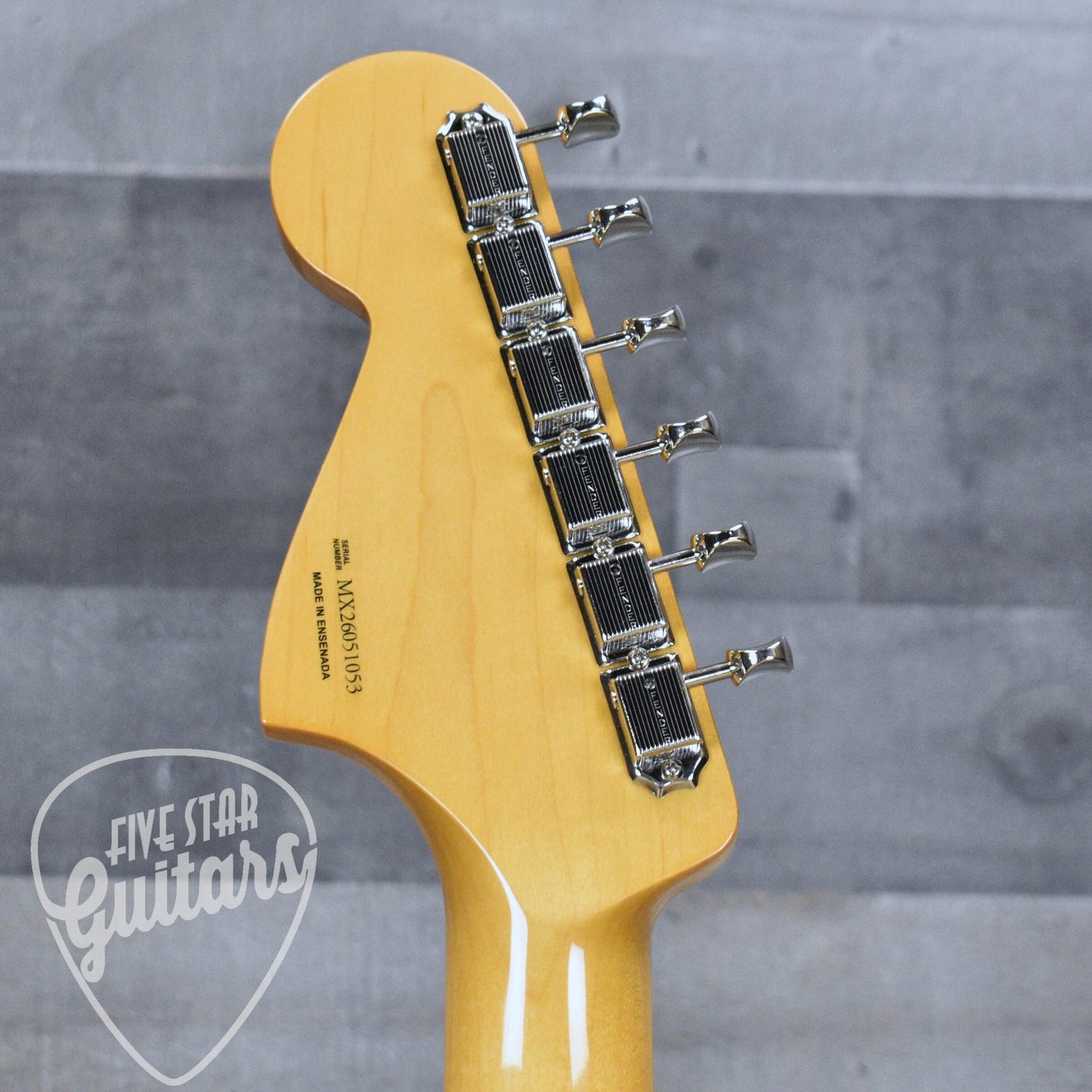 Fender Vintera  III Early 60s Bass VI - Olympic White with Gigbag