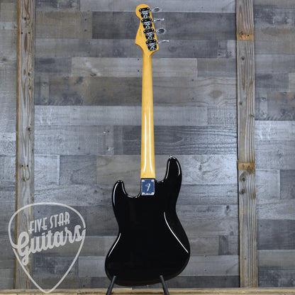 Fender Vintera III Early 70s Jazz Bass - Black with Gigbag
