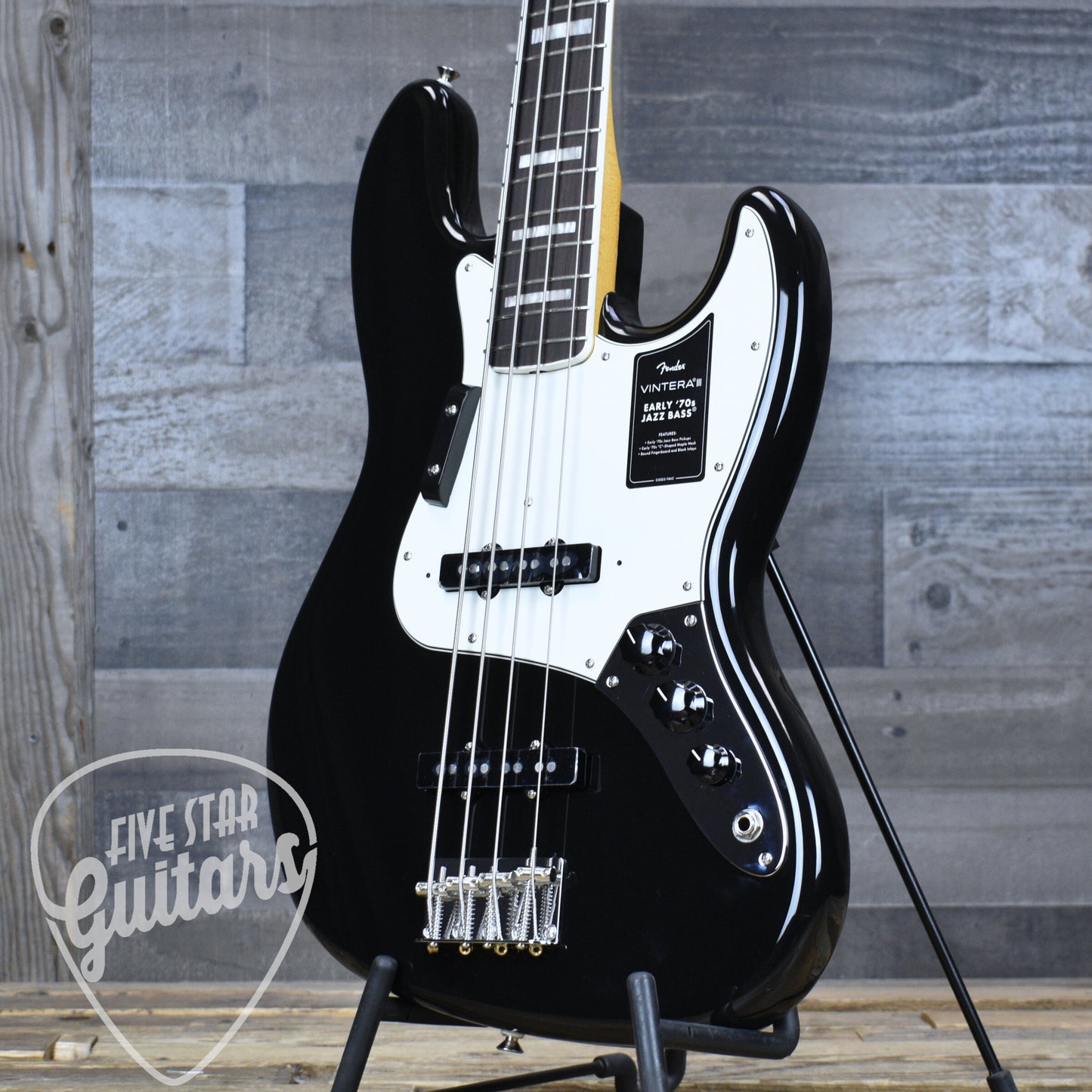 Fender Vintera III Early 70s Jazz Bass - Black with Gigbag