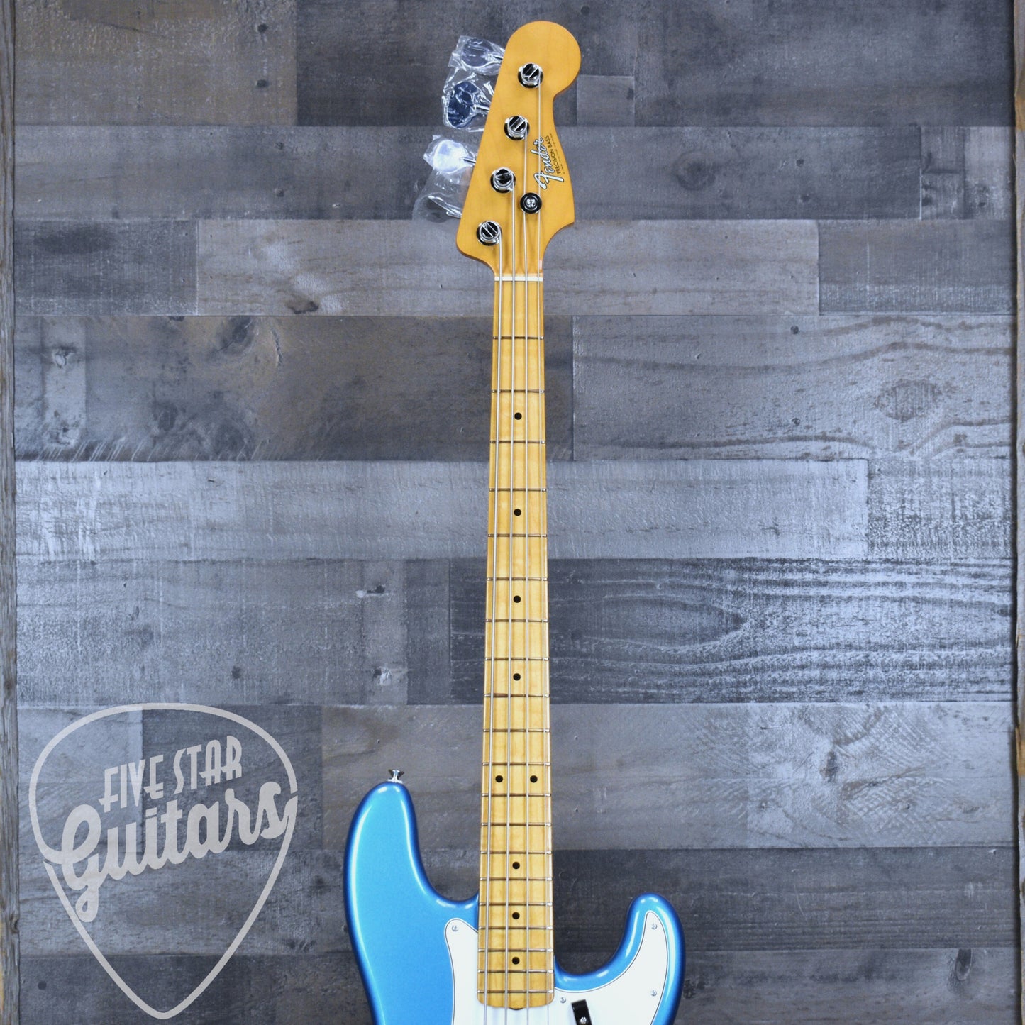 Fender Vintera III Late 60s Precision Bass - Lake Placid Blue with Gigbag