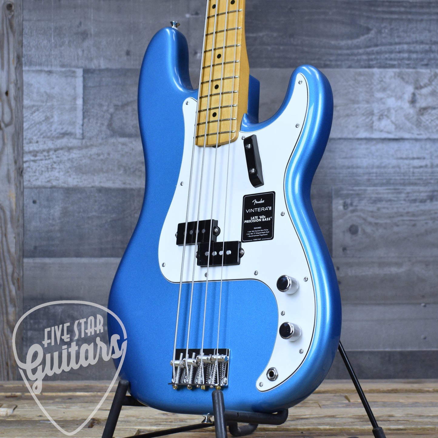 Fender Vintera III Late 60s Precision Bass - Lake Placid Blue with Gigbag