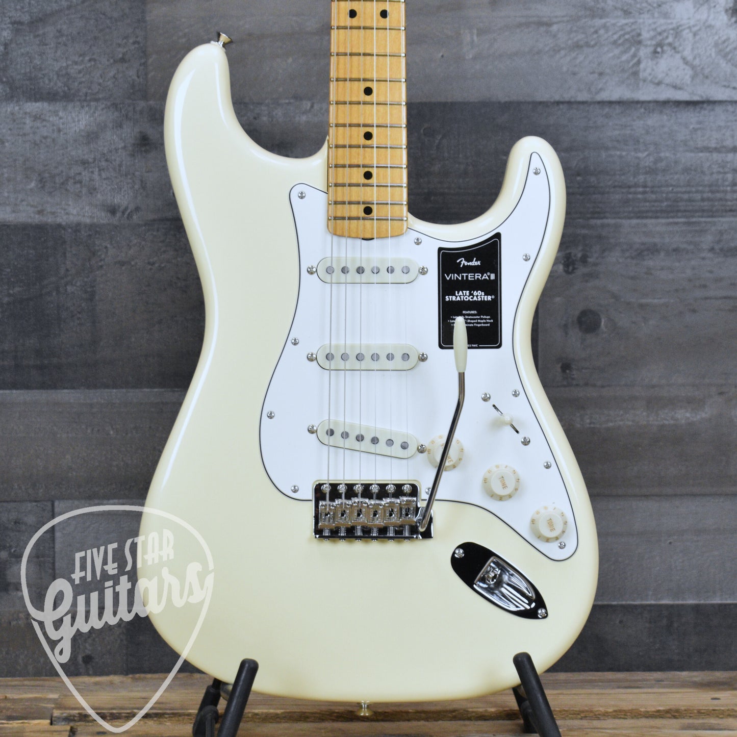 Fender Vintera III Late 60s Stratocaster - Olympic White with Gigbag