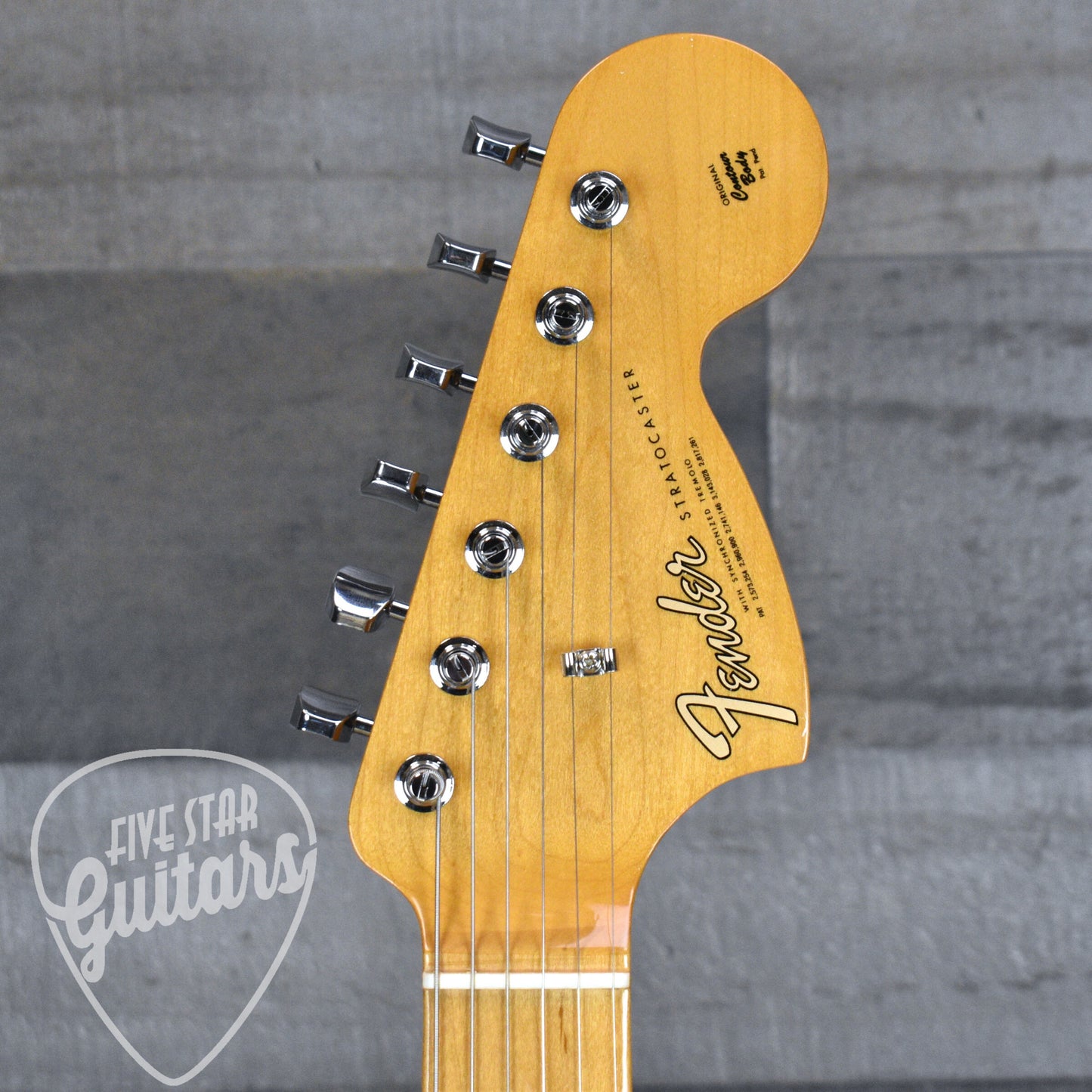 Fender Vintera III Late 60s Stratocaster - Olympic White with Gigbag