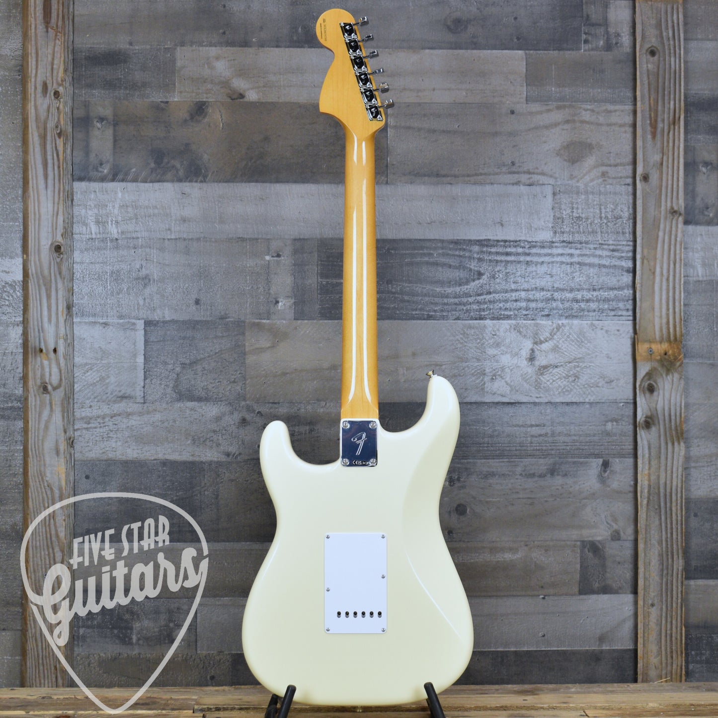 Fender Vintera III Late 60s Stratocaster - Olympic White with Gigbag