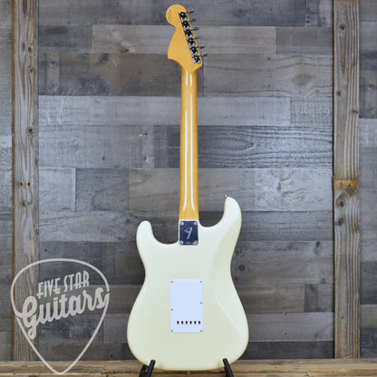 Fender Vintera III Late 60s Stratocaster - Olympic White with Gigbag