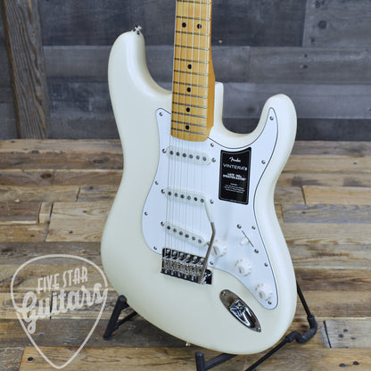 Fender Vintera III Late 60s Stratocaster - Olympic White with Gigbag
