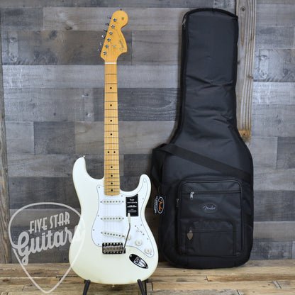 Fender Vintera III Late 60s Stratocaster - Olympic White with Gigbag