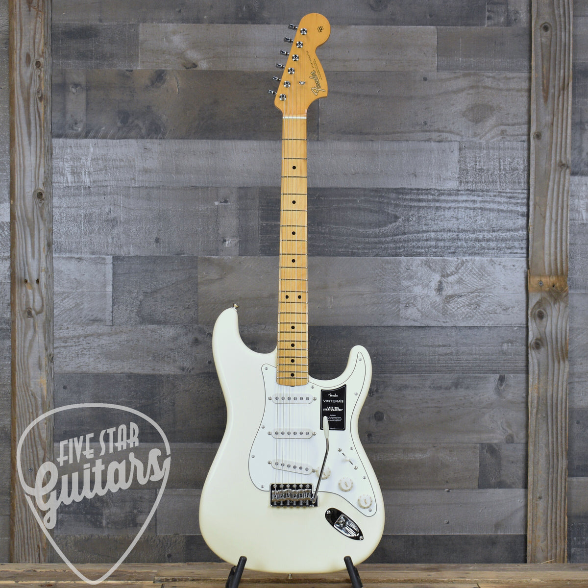 Fender Vintera III Late 60s Stratocaster - Olympic White with Gigbag