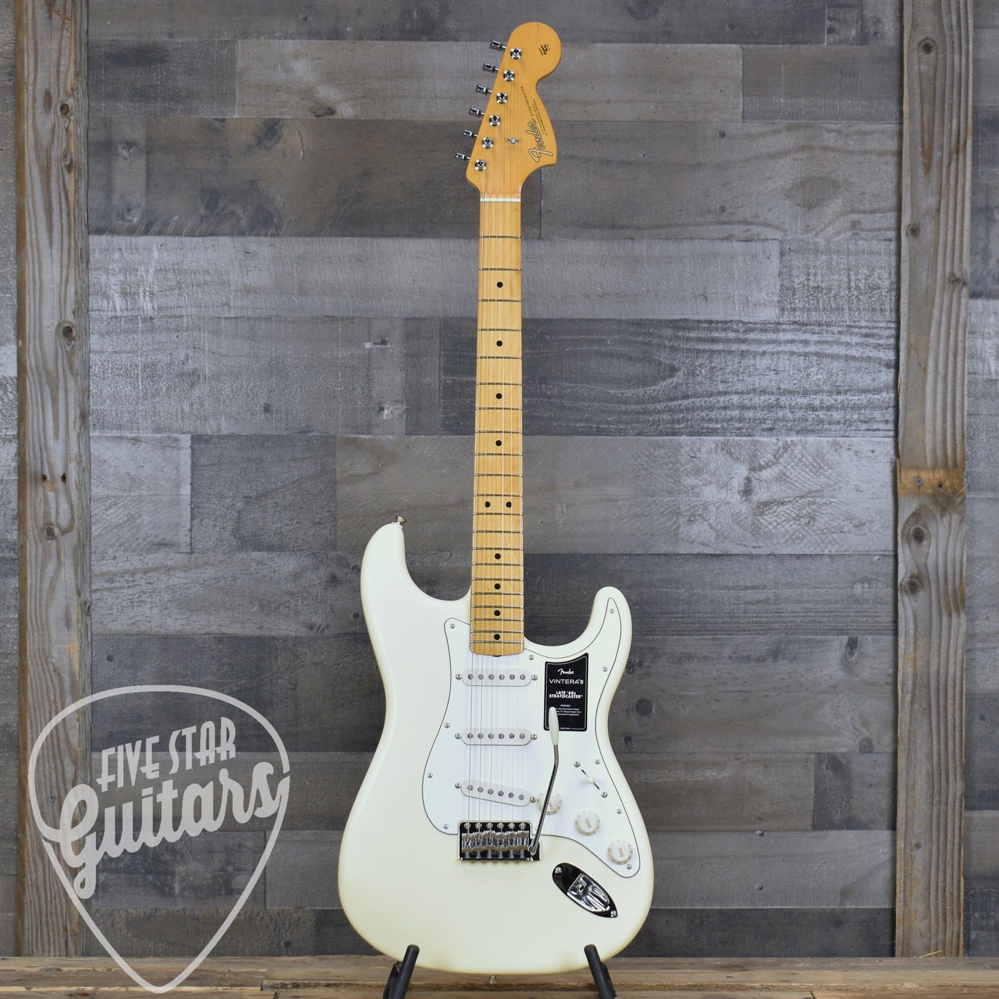 Fender Vintera III Late 60s Stratocaster - Olympic White with Gigbag