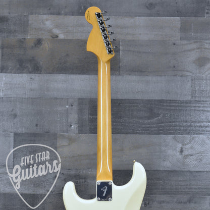 Fender Vintera III Late 60s Stratocaster - Olympic White with Gigbag