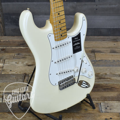 Fender Vintera III Late 60s Stratocaster - Olympic White with Gigbag