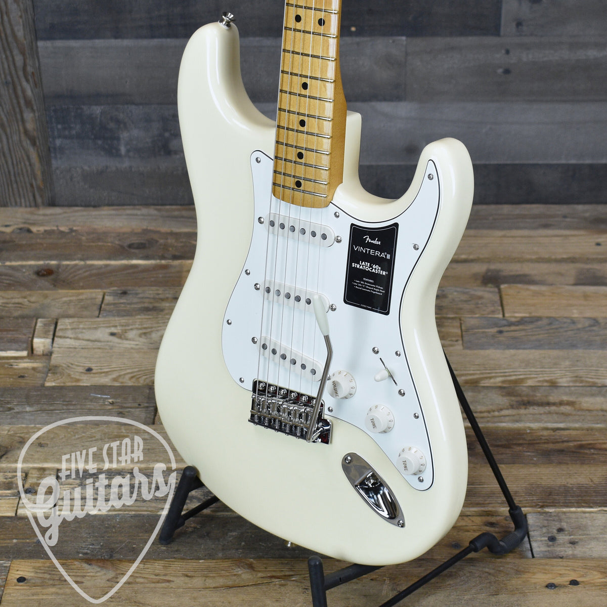 Fender Vintera III Late 60s Stratocaster - Olympic White with Gigbag
