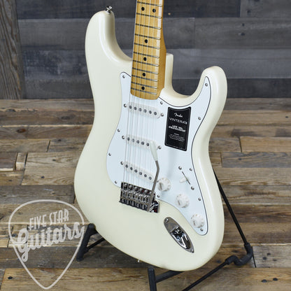 Fender Vintera III Late 60s Stratocaster - Olympic White with Gigbag