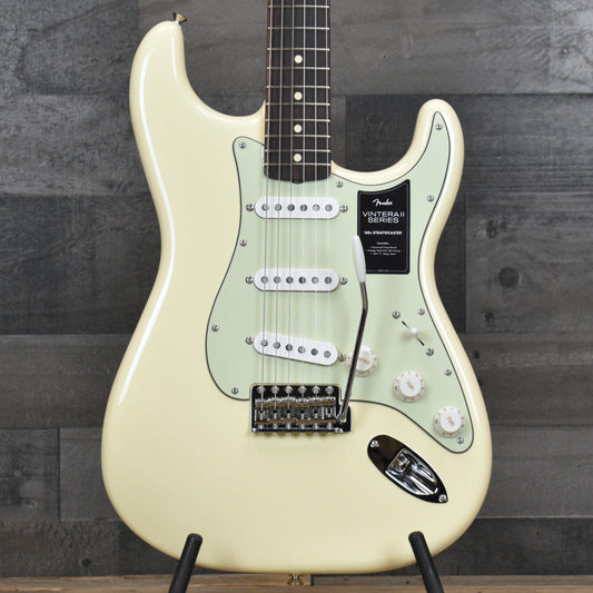 Fender Vintera II '60s Stratocaster Rosewood Fingerboard - Olympic White with Gigbag