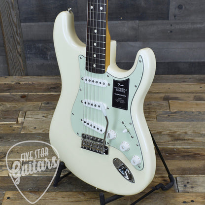 Fender Vintera II '60s Stratocaster Rosewood Fingerboard - Olympic White with Gigbag