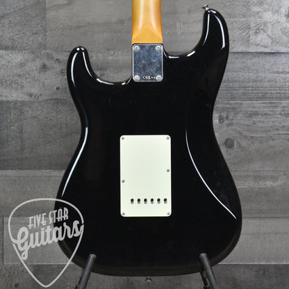 Fender Vintera II Road Worn '60s Stratocaster Maple Fingerboard - Black with Hardshell Case