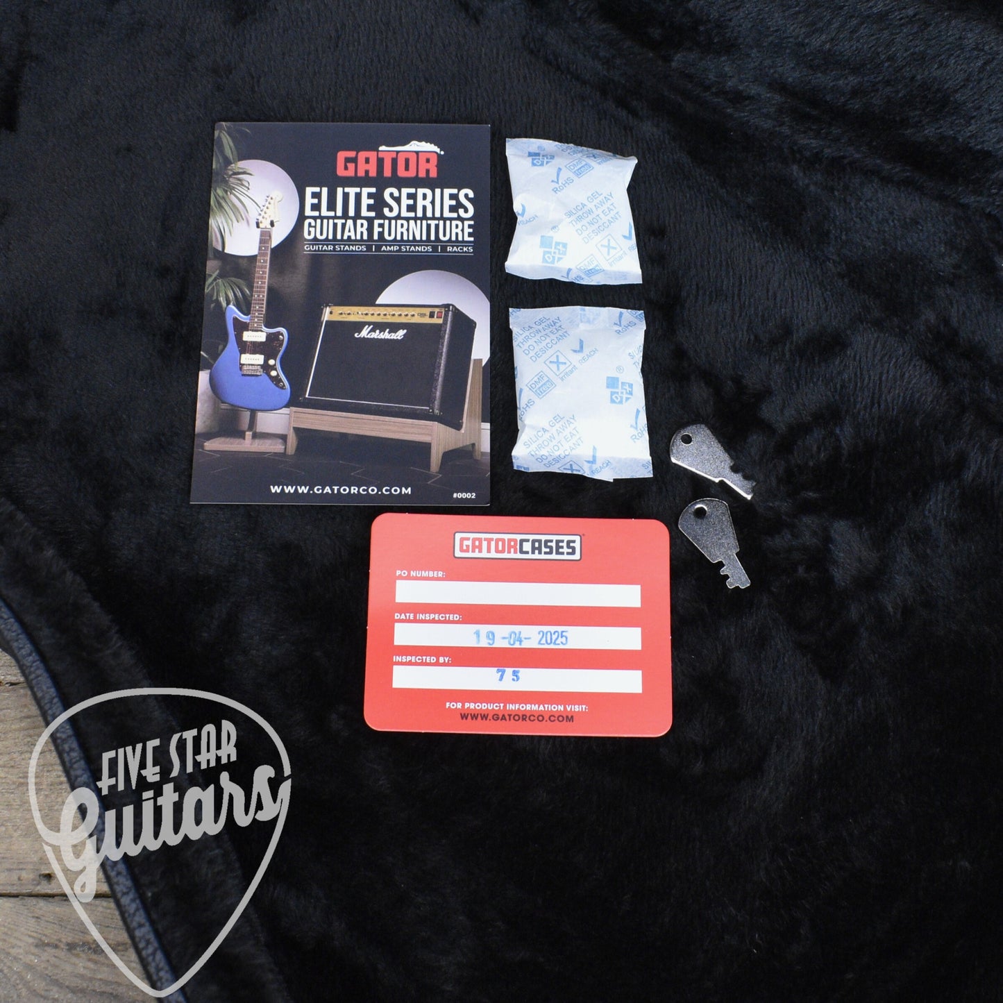 Gator Dreadnought Guitar Deluxe Wood Case