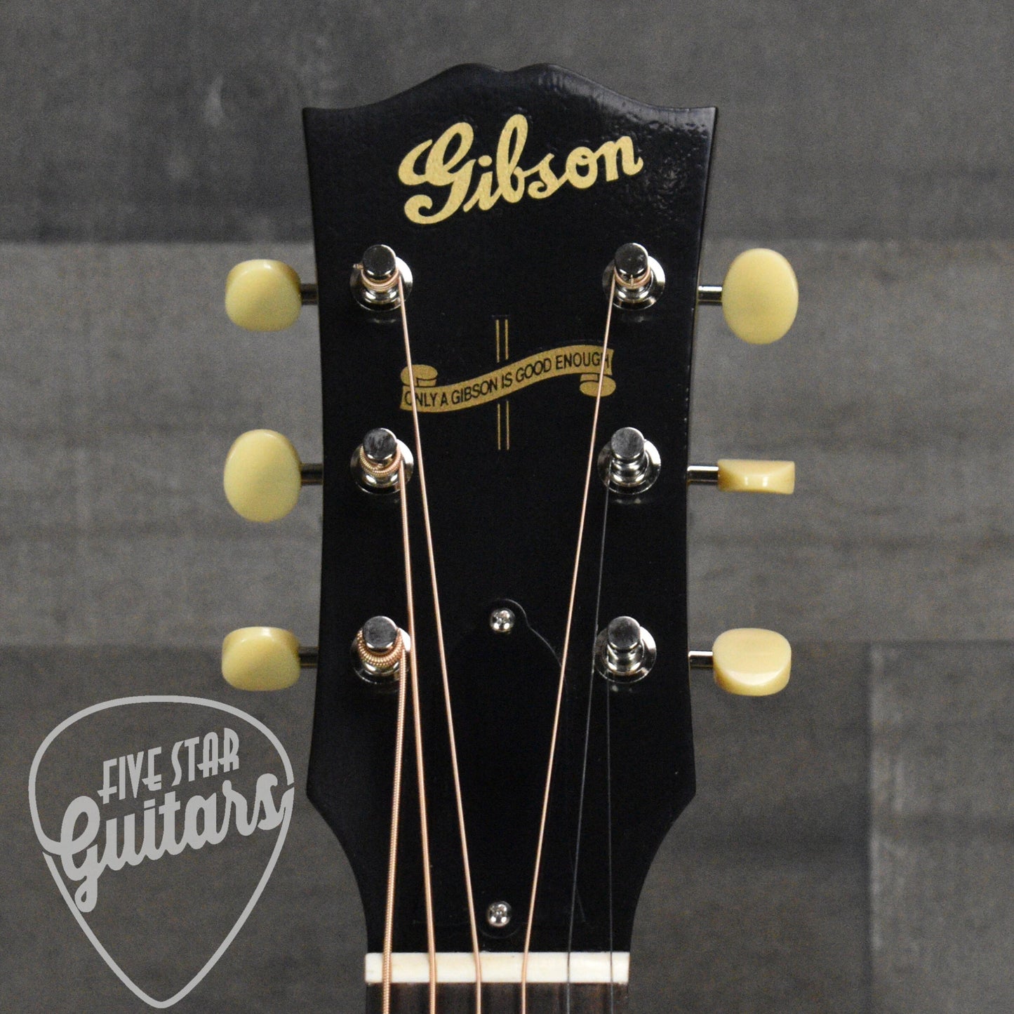 Gibson 1942 Banner J-45 -  Vintage Sunburst with Hard Shell Case