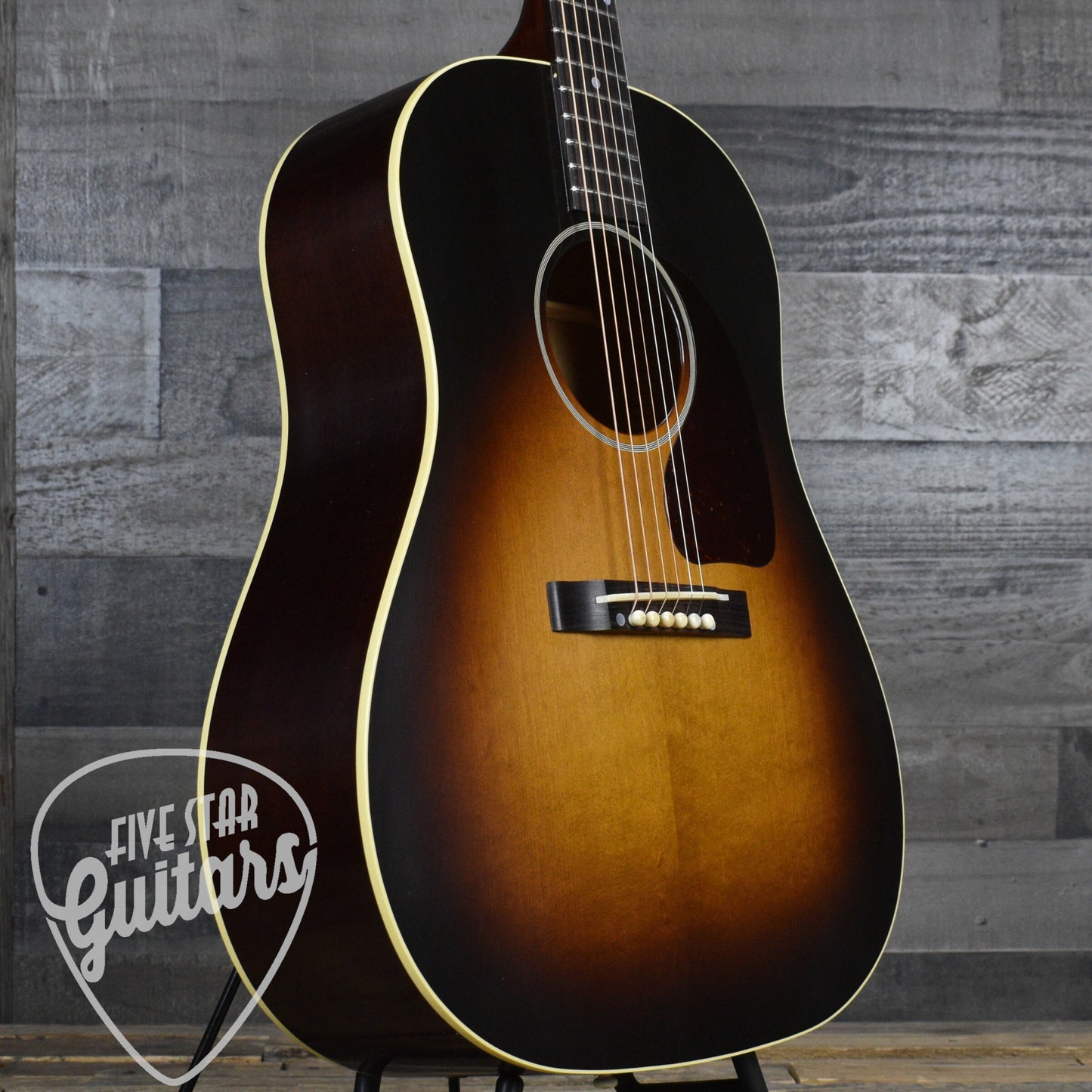 Gibson 1942 Banner J-45 -  Vintage Sunburst with Hard Shell Case