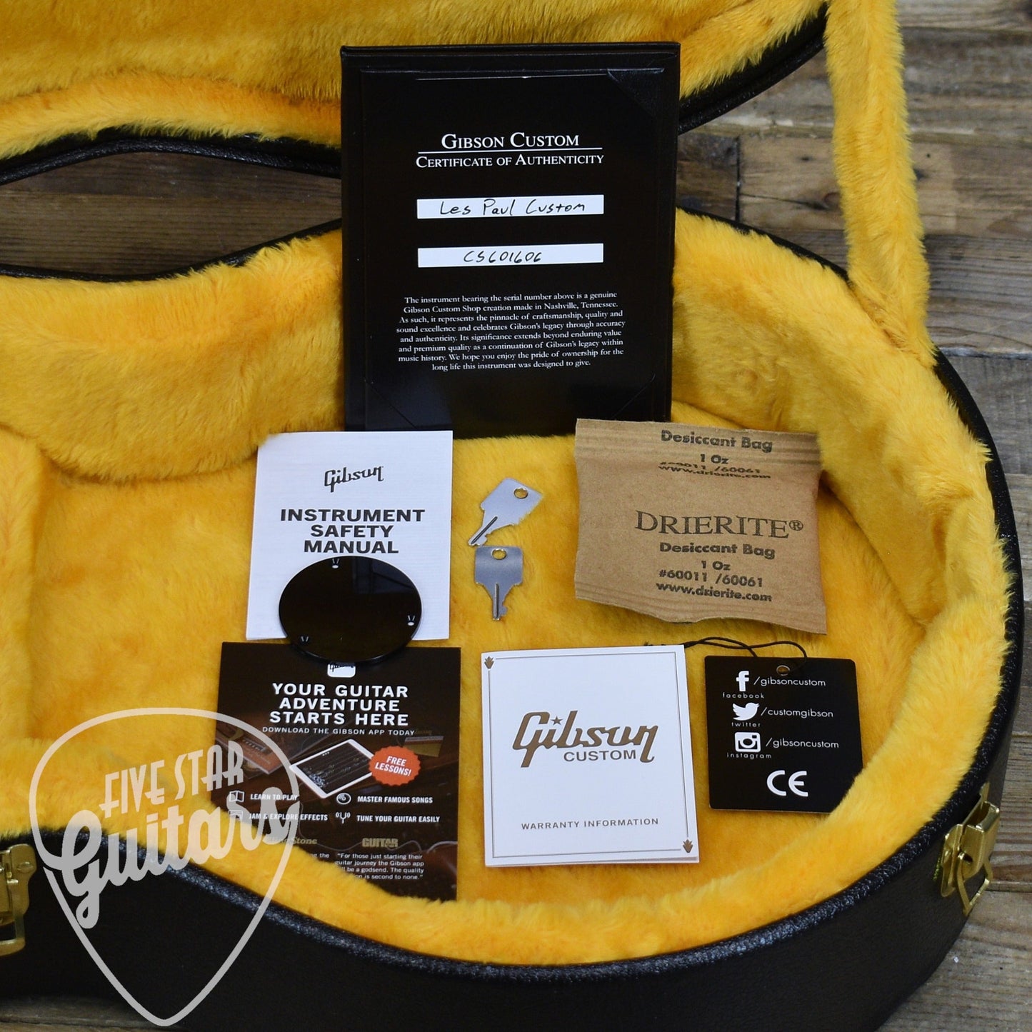 Gibson Les Paul Custom Long Scale - Ebony with Hardshell Case
