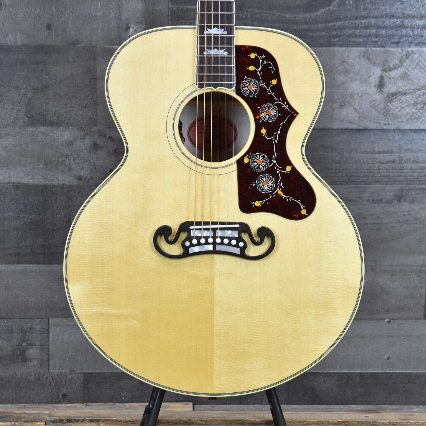 Gibson SJ-200 Original - Antique Natural with Hard Shell Case