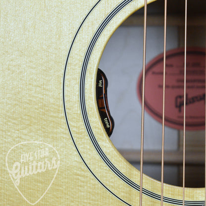 Gibson SJ-200 Original - Antique Natural with Hard Shell Case