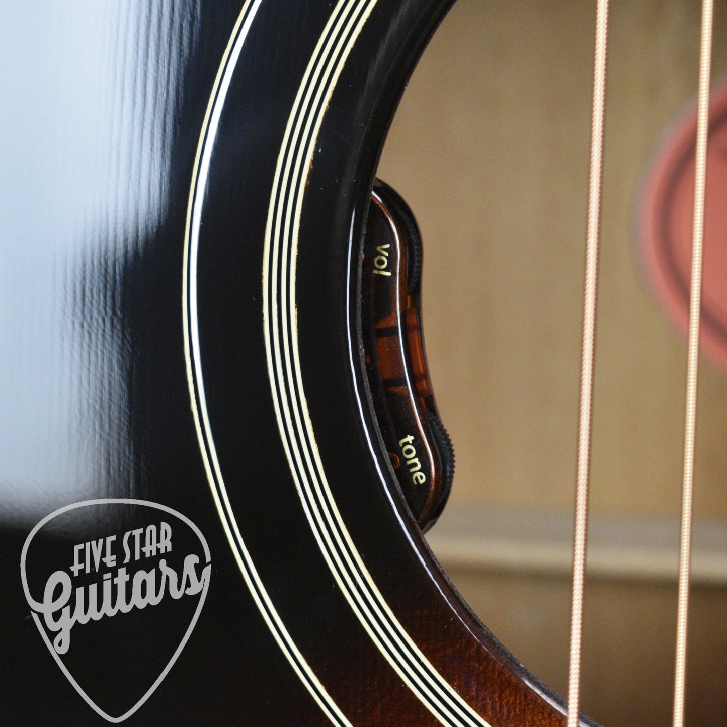 Gibson Southern Jumbo Original - Vintage Sunburst with Hard Shell Case