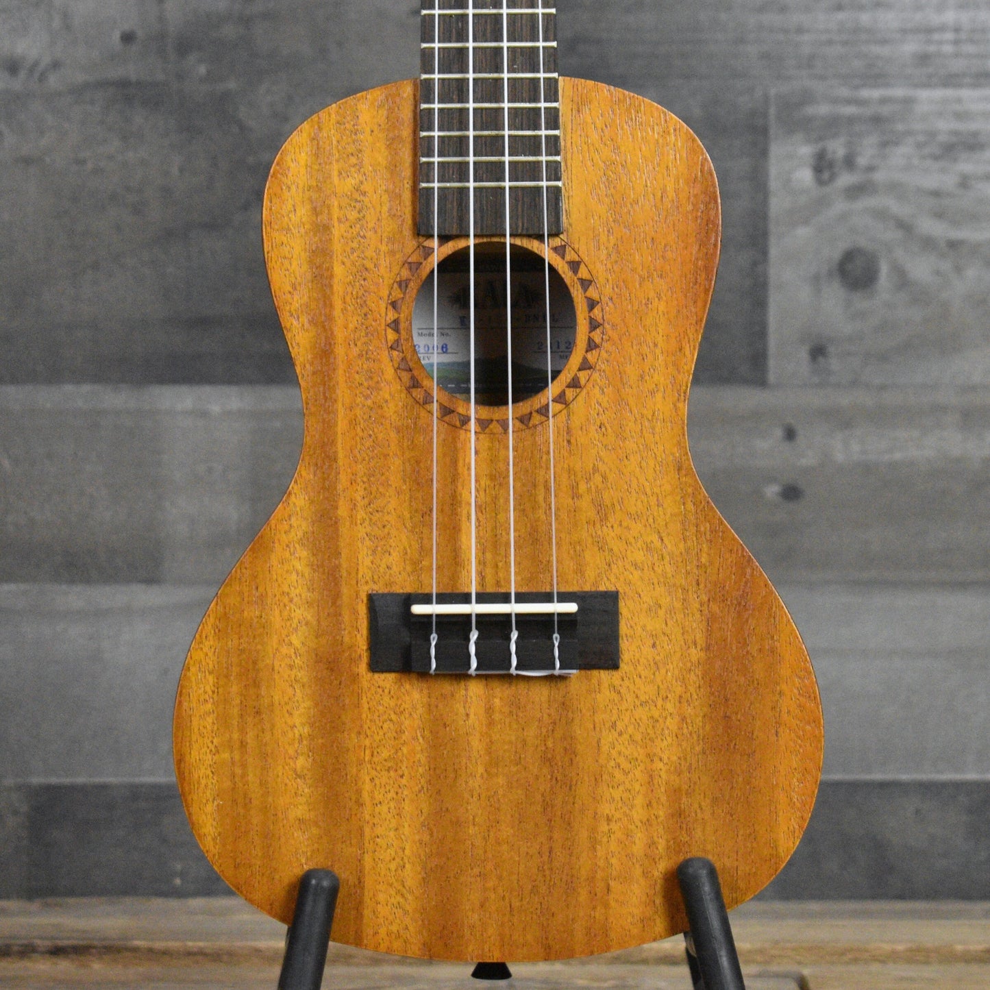 Kala KA-15C Concert Ukulele Bundle - Satin Mahogany