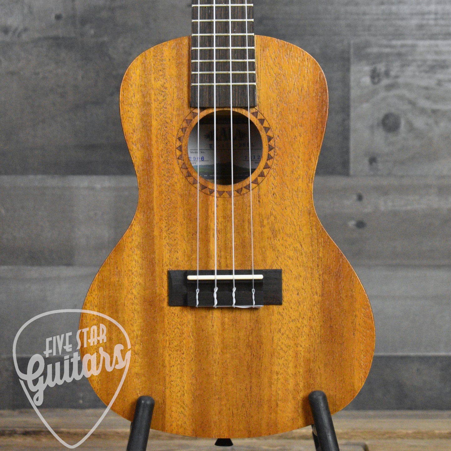 Kala KA-15C Concert Ukulele Bundle - Satin Mahogany