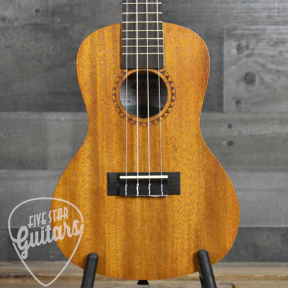 Kala KA-15C Concert Ukulele Bundle - Satin Mahogany