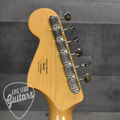 Limited Edition Squier Classic Vibe Bass VI Maple Fingerboard Black Pickguard Matching Headstock - Black