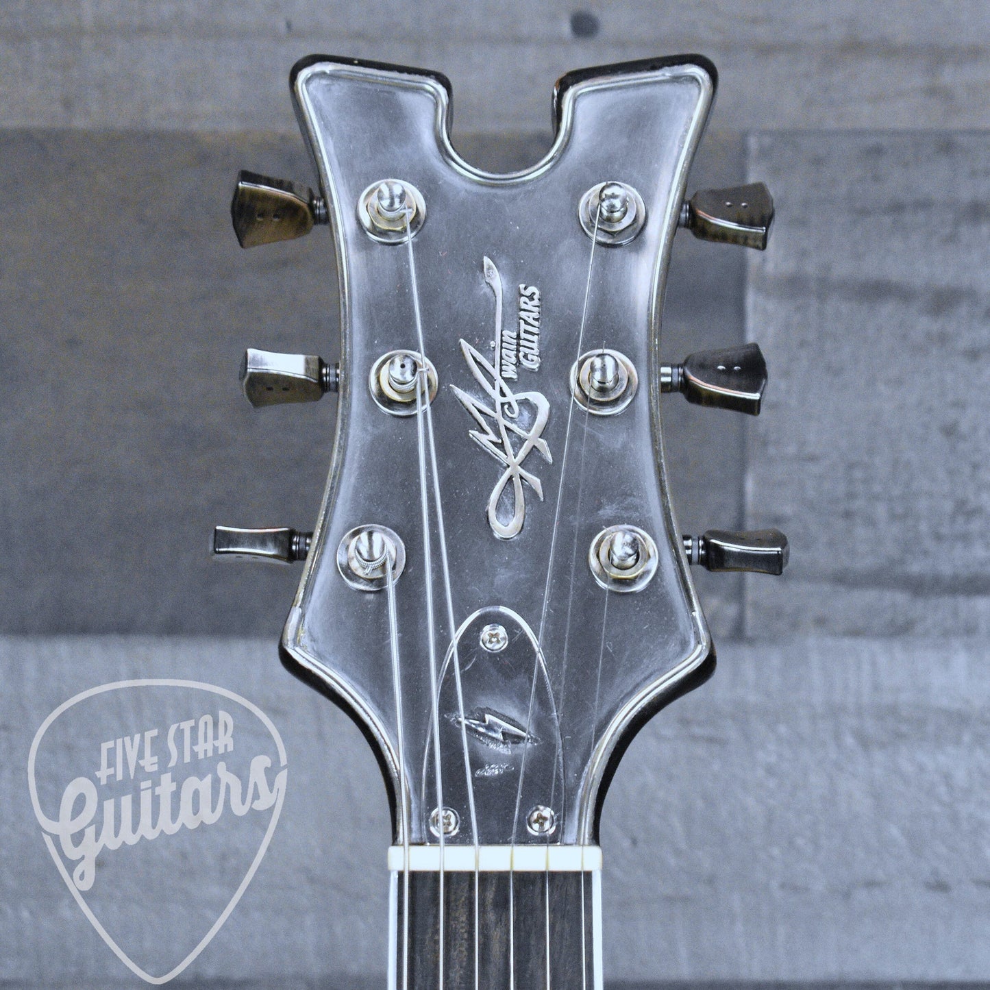 McSwain Guitars "Silver Bolt" - with Hardshell Case