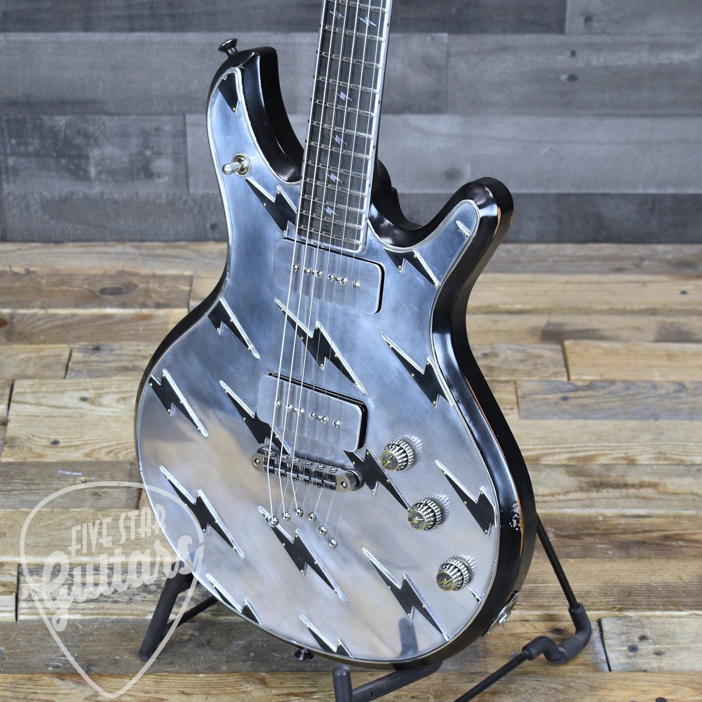 McSwain Guitars "Silver Bolt" - with Hardshell Case