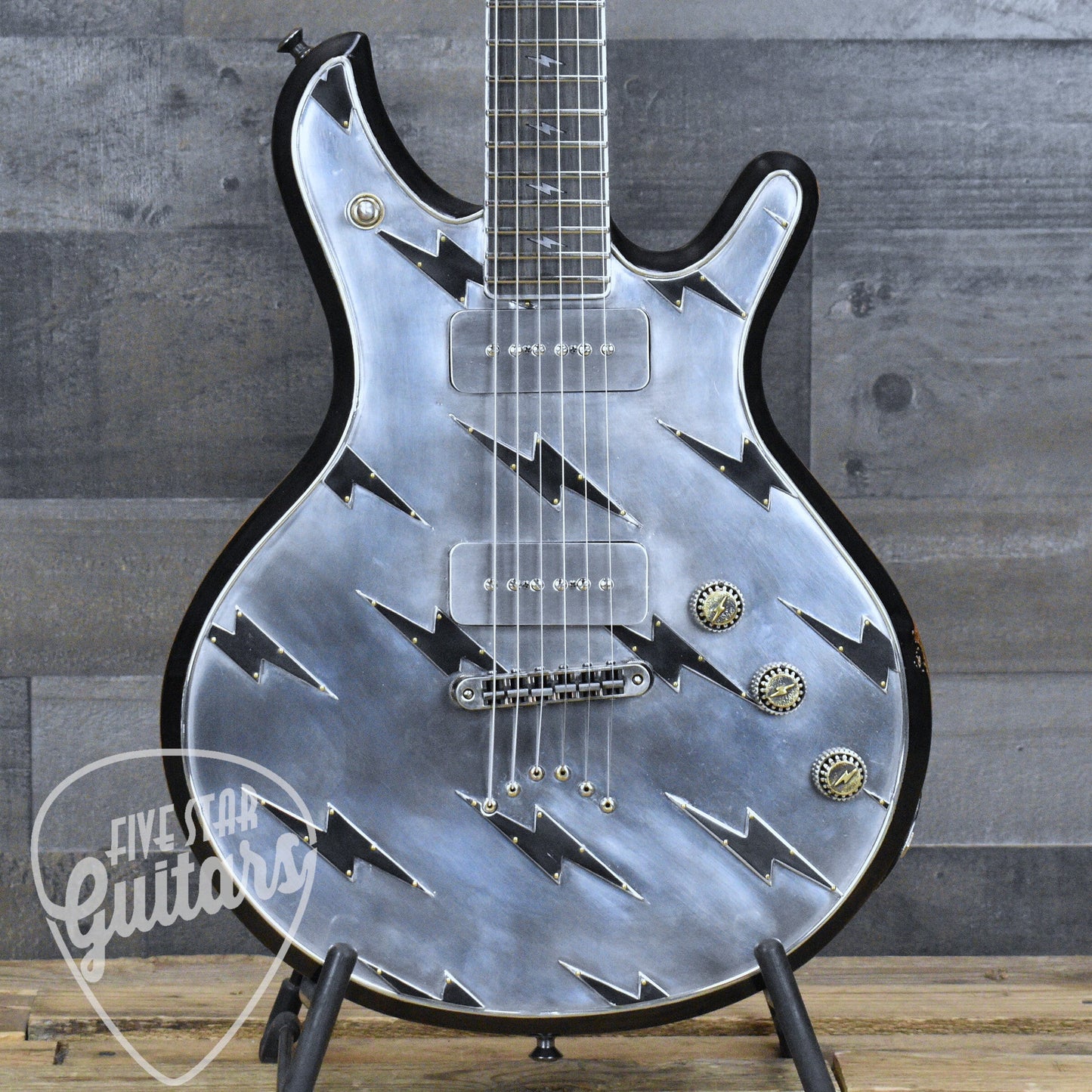 McSwain Guitars "Silver Bolt" - with Hardshell Case