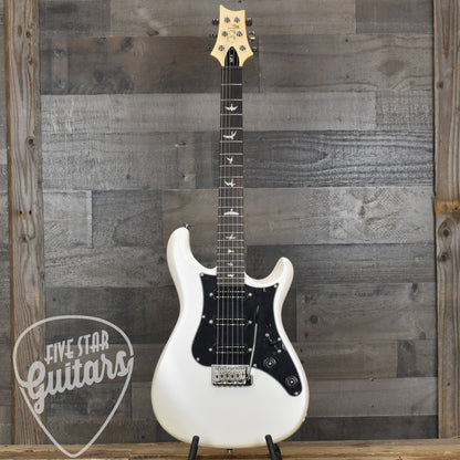 PRS SE NF3 Rosewood Fingerboard - Pearl White with Gig Bag