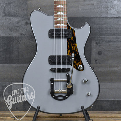 Powers Electric A Type - Cam Tail - Two Tone Chalk/London Grey with Powers Electric Gigbag