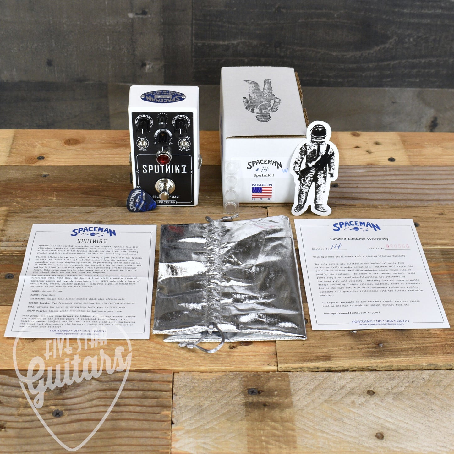 Spaceman Effects Sputnik 1 Silicon Fuzz Pedal - White Edition