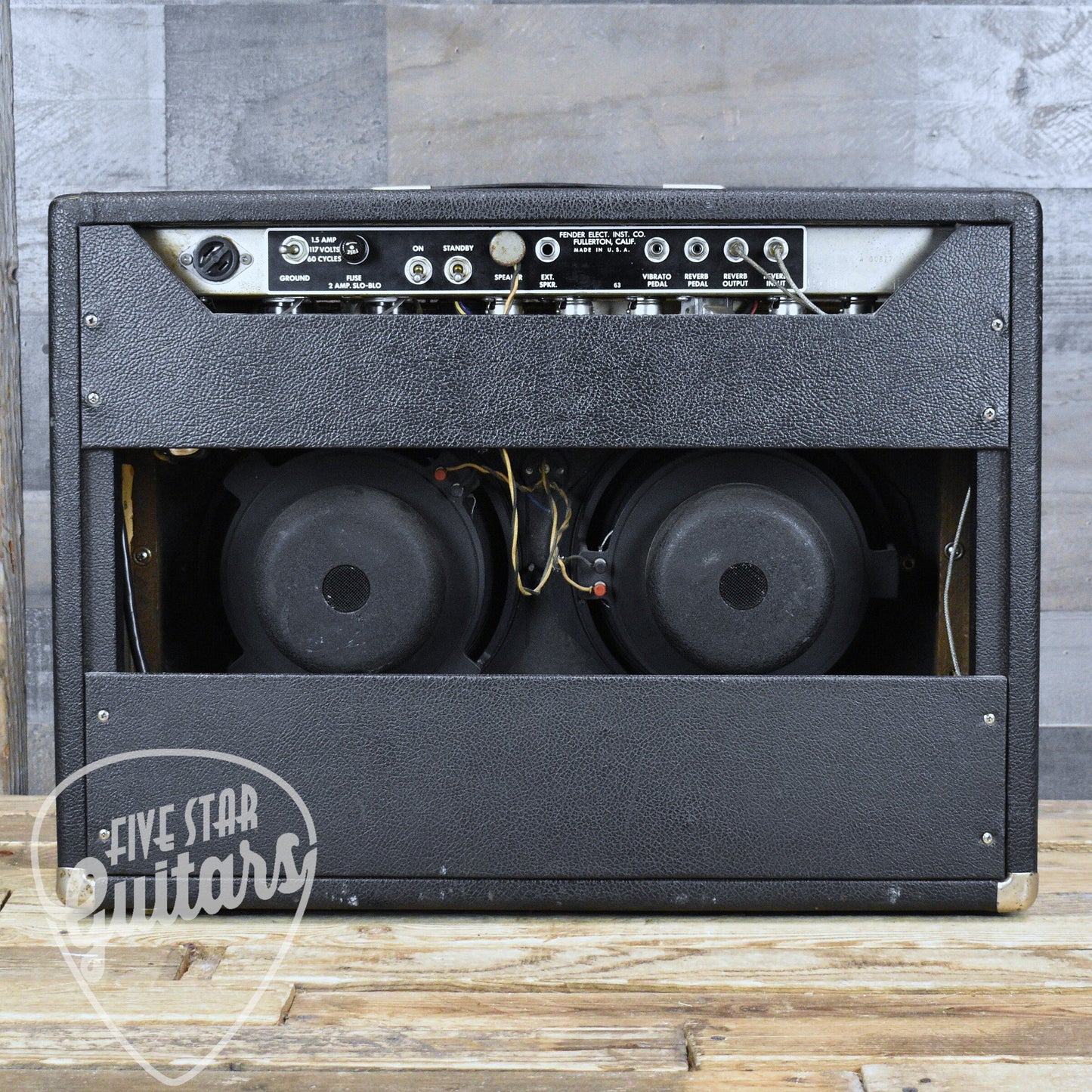 Pre-Owned 1965 Fender Vibrolux Reverb Model AA864 with Flightcase - LOCAL PICKUP ONLY