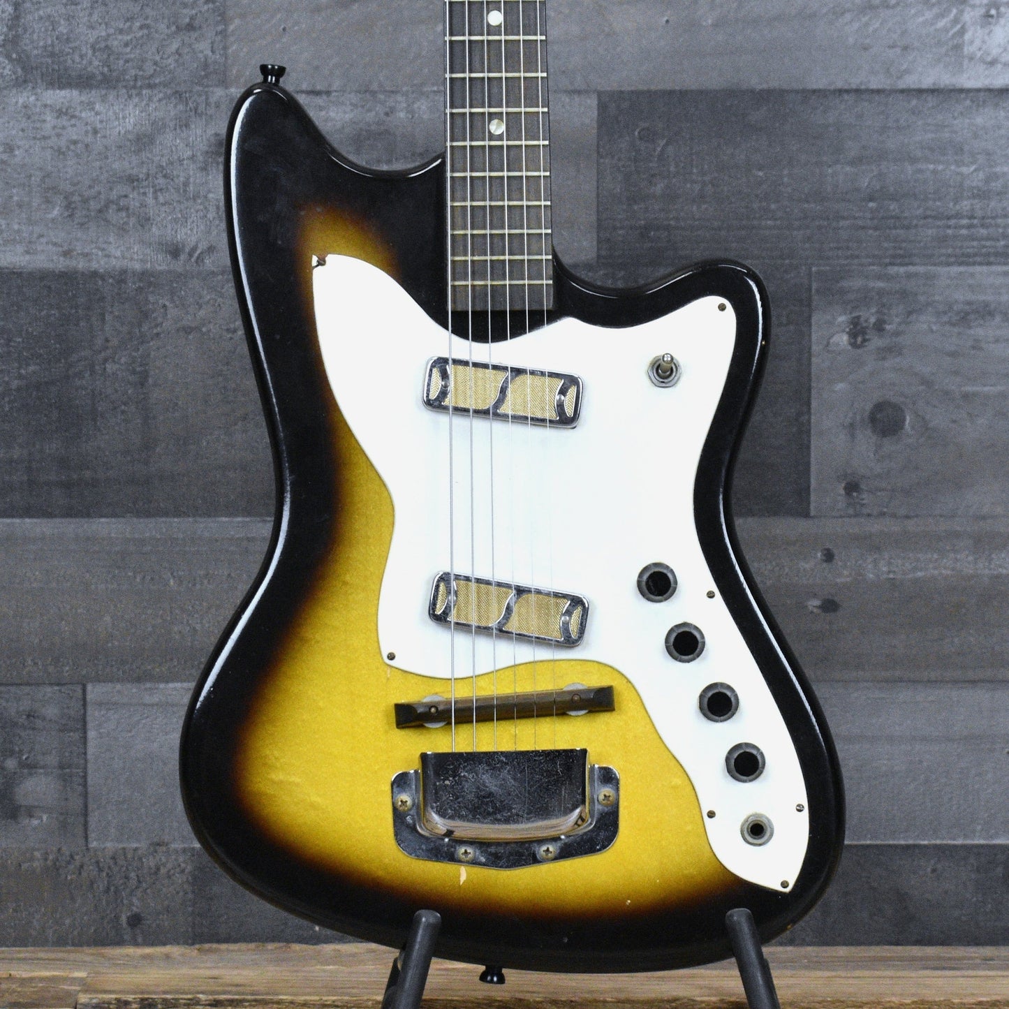 Pre-Owned 1965 Harmony Silhouette H15 - Sunburst with Chipboard Case