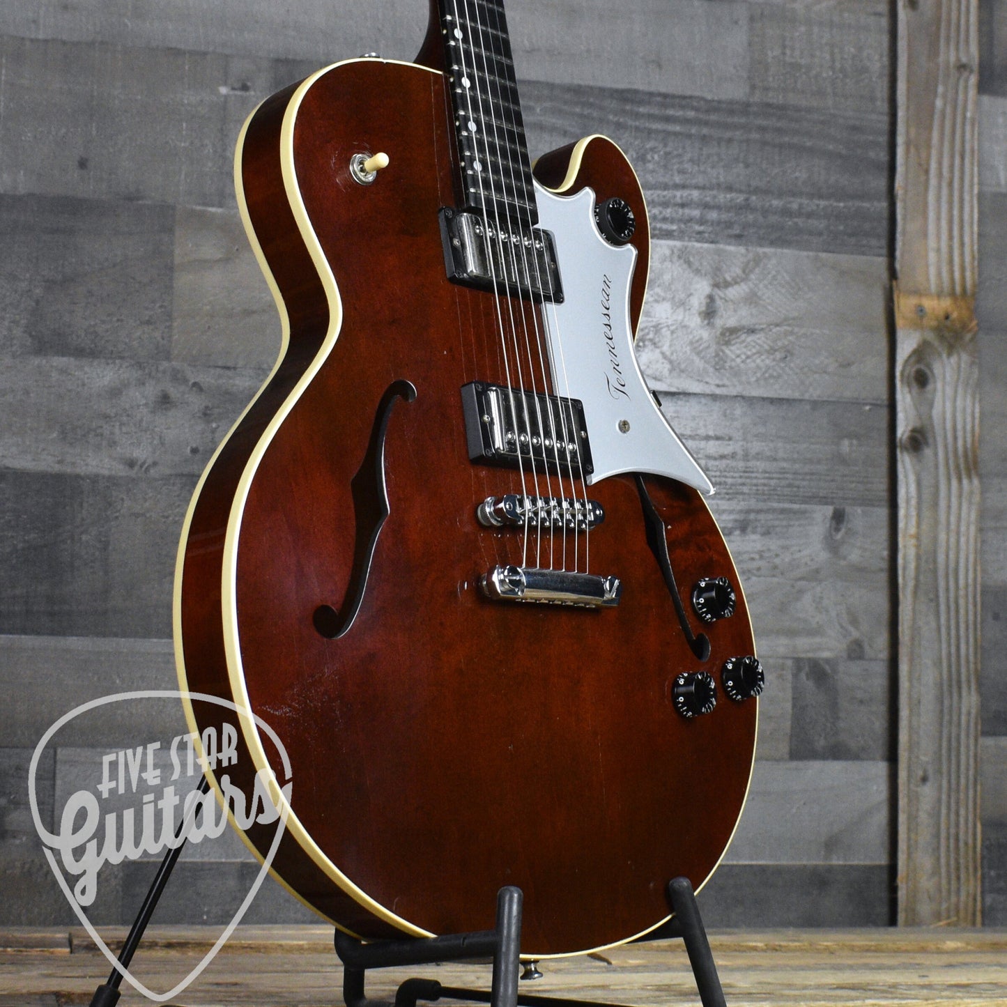 Pre-Owned 1990 Gibson Chet Atkins Tennessean - Walnut