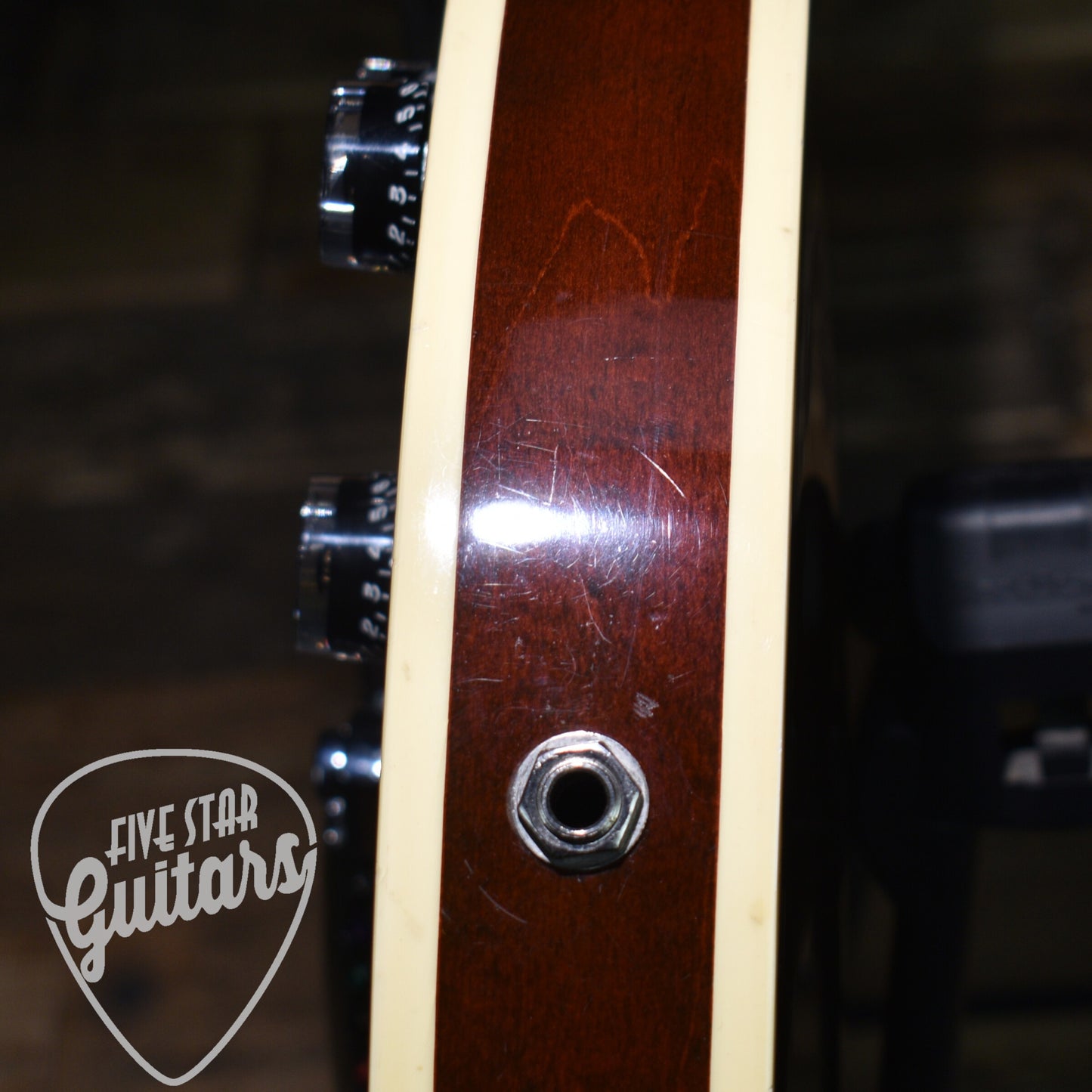 Pre-Owned 1990 Gibson Chet Atkins Tennessean - Walnut