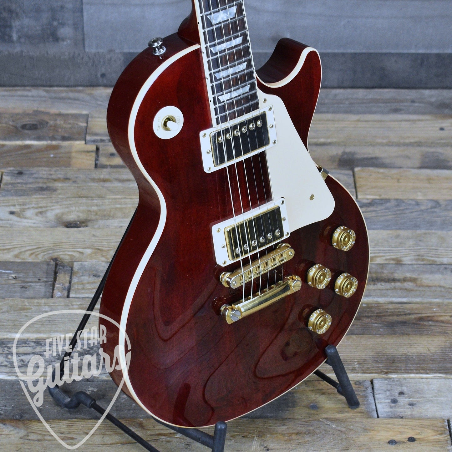 Pre-Owned 2001 Gibson Les Paul Standard - Wine Red with Hardshell Case
