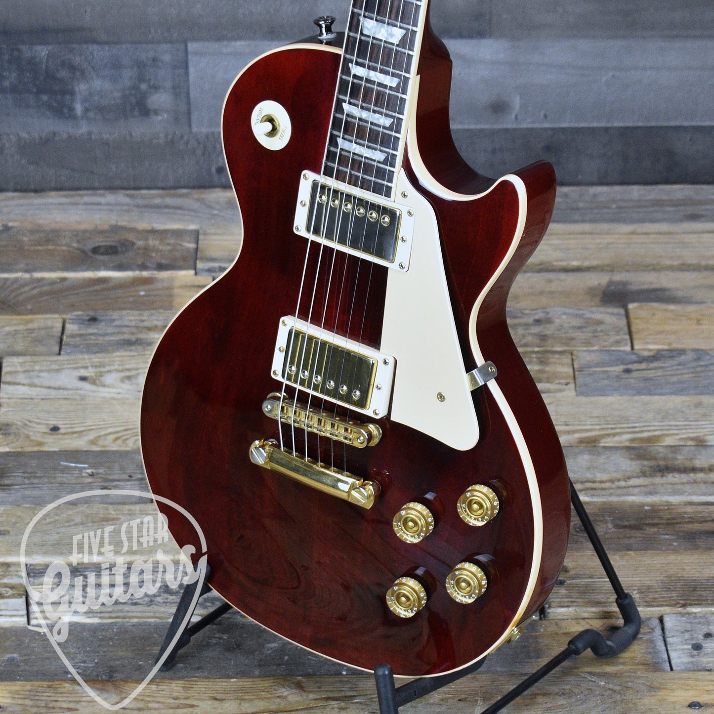 Pre-Owned 2001 Gibson Les Paul Standard - Wine Red with Hardshell Case