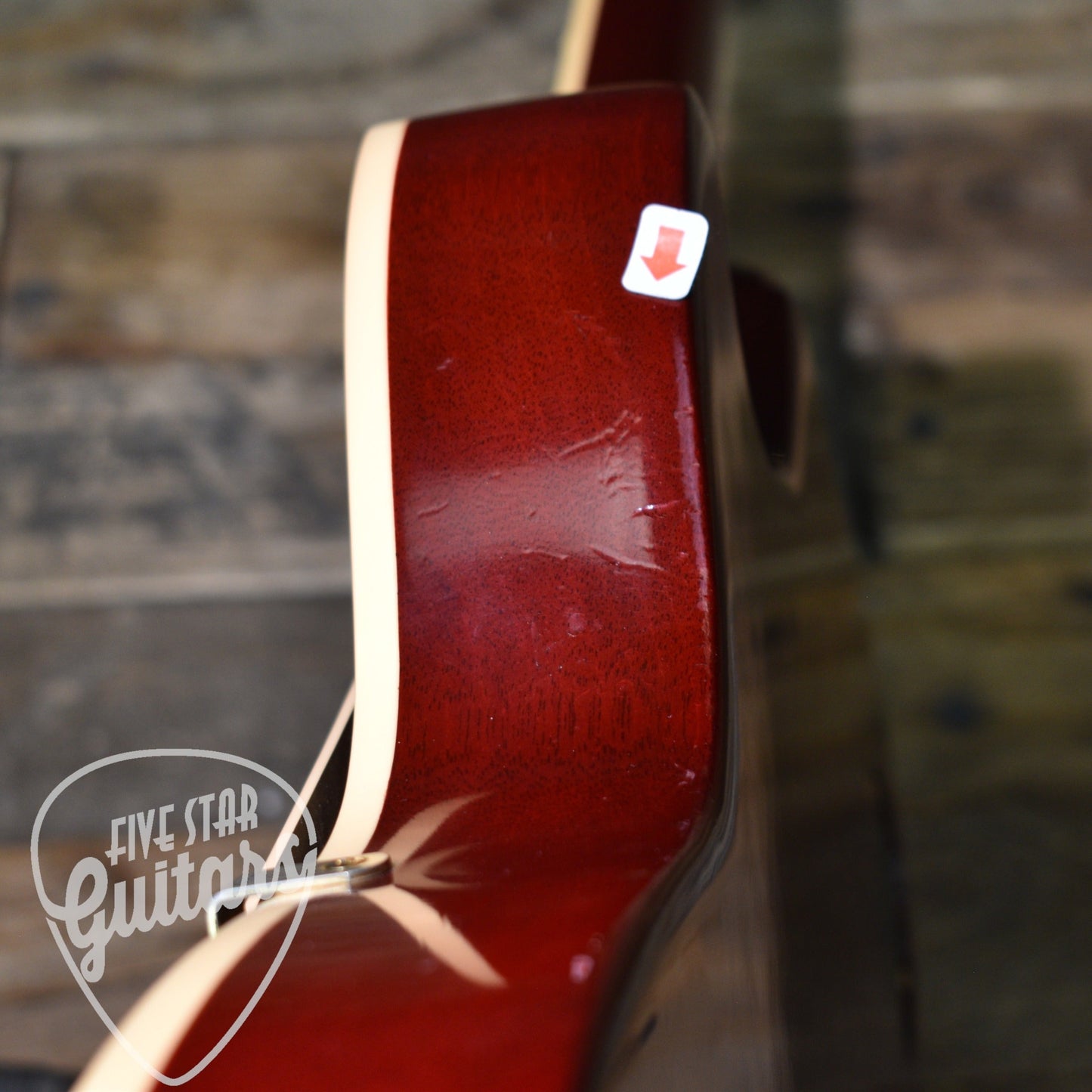 Pre-Owned 2001 Gibson Les Paul Standard - Wine Red with Hardshell Case