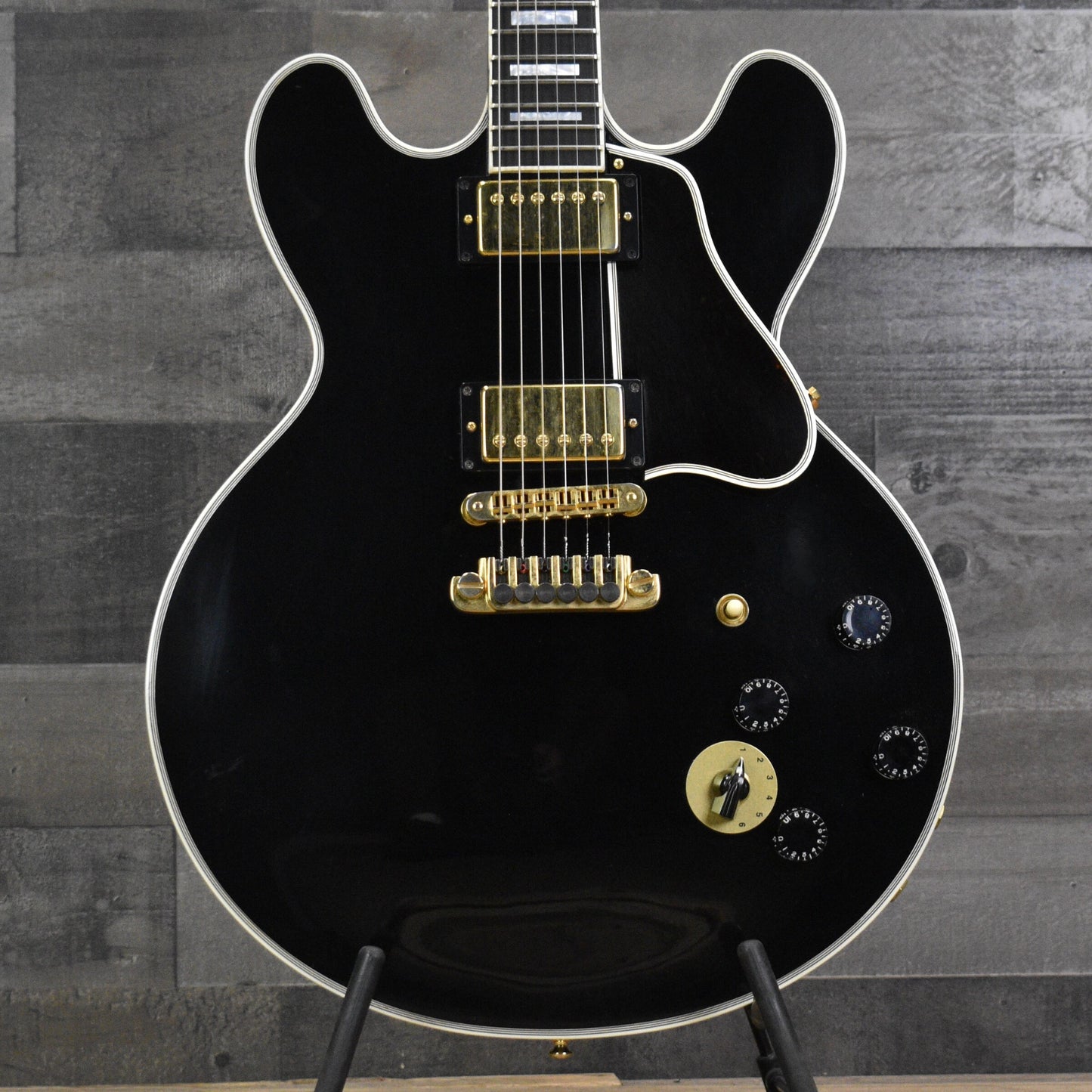 Pre-Owned 2002 Gibson B.B. King Lucille - Ebony with Hardshell Case