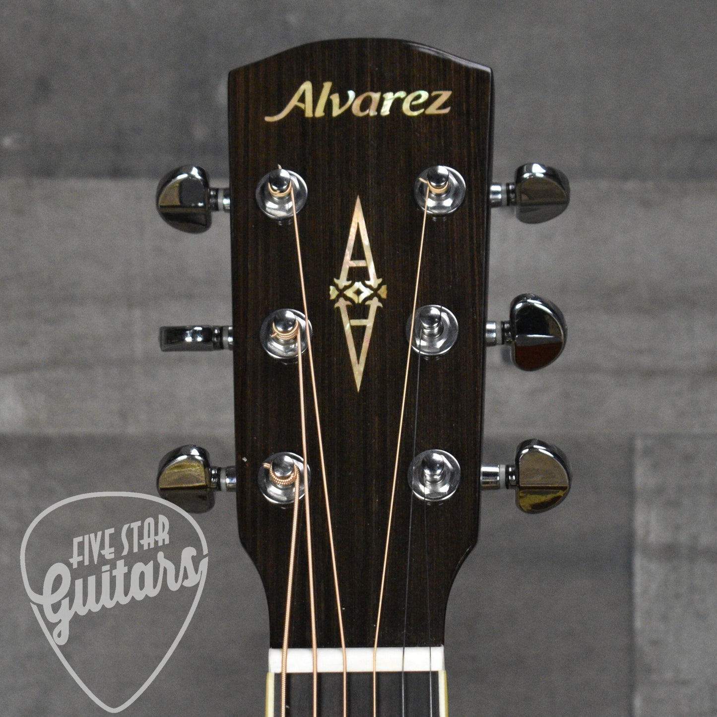 Pre-Owned Alvarez MF610EOM with Hard Shell Case